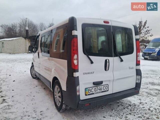 Белый Рено Трафик, объемом двигателя 2 л и пробегом 221 тыс. км за 8600 $, фото 6 на Automoto.ua