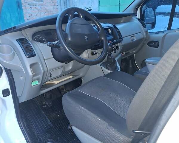 Білий Рено Трафік, об'ємом двигуна 2 л та пробігом 470 тис. км за 9700 $, фото 12 на Automoto.ua