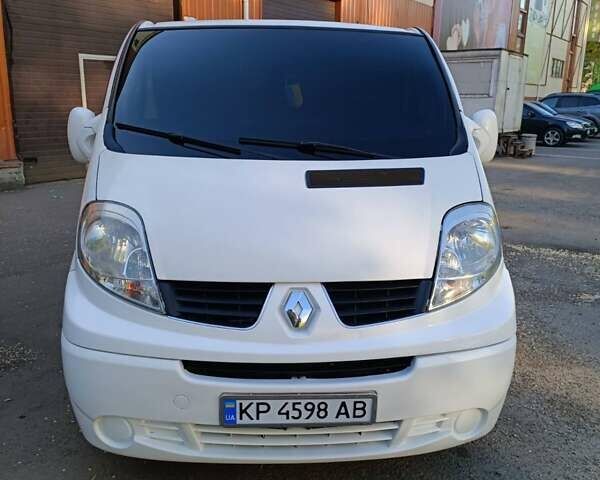 Белый Рено Трафик, объемом двигателя 2 л и пробегом 327 тыс. км за 7300 $, фото 7 на Automoto.ua