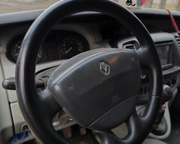 Білий Рено Трафік, об'ємом двигуна 2 л та пробігом 281 тис. км за 9000 $, фото 3 на Automoto.ua