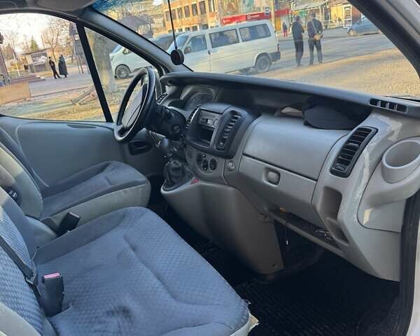 Білий Рено Трафік, об'ємом двигуна 2 л та пробігом 370 тис. км за 6900 $, фото 8 на Automoto.ua