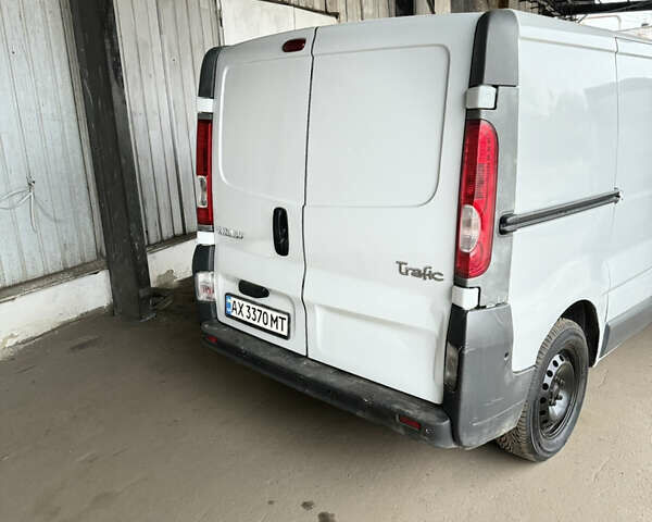 Білий Рено Трафік, об'ємом двигуна 2 л та пробігом 372 тис. км за 6400 $, фото 6 на Automoto.ua
