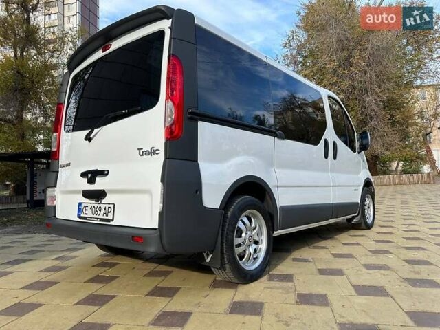 Белый Рено Трафик, объемом двигателя 2 л и пробегом 250 тыс. км за 8700 $, фото 3 на Automoto.ua