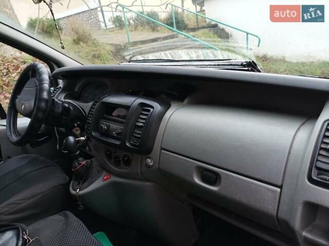Белый Рено Трафик, объемом двигателя 1.9 л и пробегом 268 тыс. км за 6000 $, фото 3 на Automoto.ua