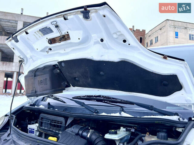 Белый Рено Трафик, объемом двигателя 2 л и пробегом 274 тыс. км за 7499 $, фото 32 на Automoto.ua