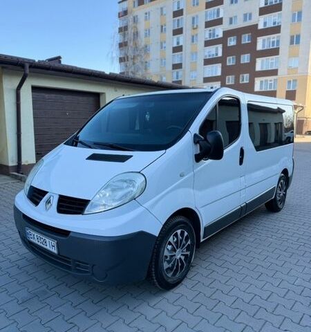 Белый Рено Трафик, объемом двигателя 2 л и пробегом 269 тыс. км за 8600 $, фото 2 на Automoto.ua