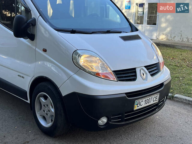 Белый Рено Трафик, объемом двигателя 2 л и пробегом 470 тыс. км за 8650 $, фото 5 на Automoto.ua