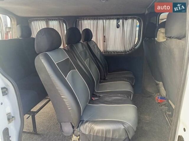 Білий Рено Трафік, об'ємом двигуна 2 л та пробігом 250 тис. км за 7500 $, фото 4 на Automoto.ua