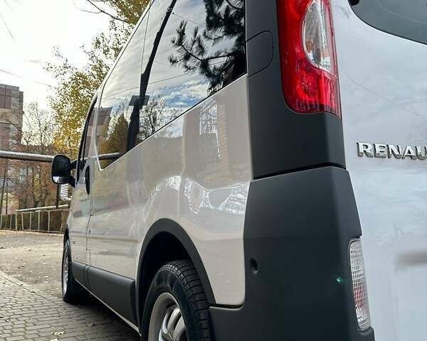 Белый Рено Трафик, объемом двигателя 2 л и пробегом 250 тыс. км за 8700 $, фото 39 на Automoto.ua