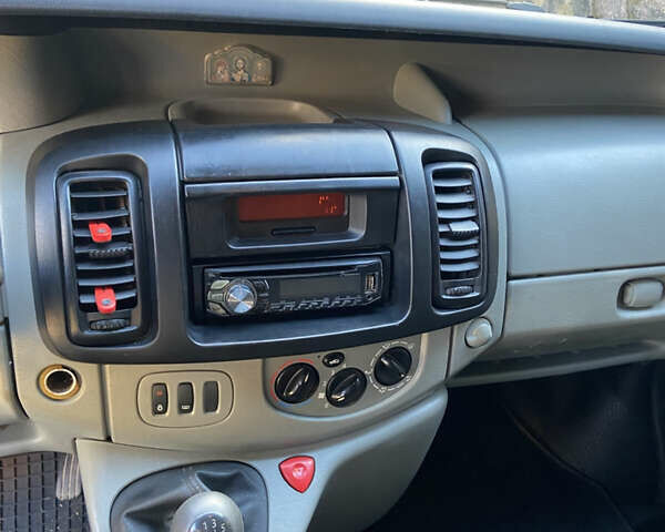 Білий Рено Трафік, об'ємом двигуна 2 л та пробігом 326 тис. км за 6850 $, фото 10 на Automoto.ua