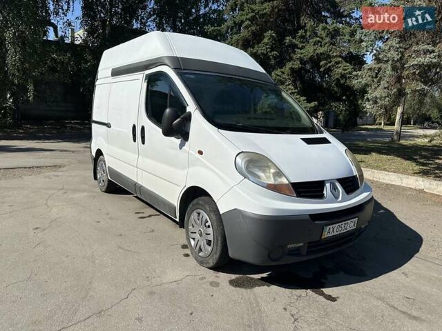 Белый Рено Трафик, объемом двигателя 2 л и пробегом 360 тыс. км за 7000 $, фото 1 на Automoto.ua