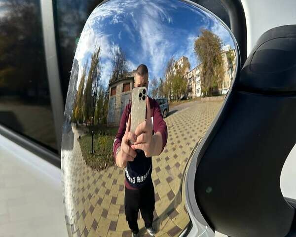 Белый Рено Трафик, объемом двигателя 2 л и пробегом 250 тыс. км за 8700 $, фото 29 на Automoto.ua