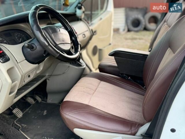 Белый Рено Трафик, объемом двигателя 2 л и пробегом 382 тыс. км за 8499 $, фото 10 на Automoto.ua