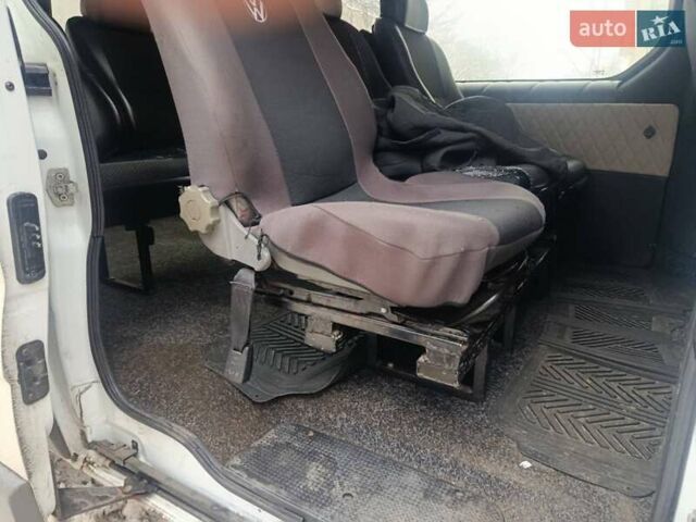 Белый Рено Трафик, объемом двигателя 2 л и пробегом 245 тыс. км за 7772 $, фото 7 на Automoto.ua