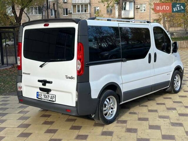 Белый Рено Трафик, объемом двигателя 2 л и пробегом 250 тыс. км за 8700 $, фото 8 на Automoto.ua