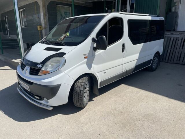 Белый Рено Трафик, объемом двигателя 2 л и пробегом 352 тыс. км за 9300 $, фото 5 на Automoto.ua
