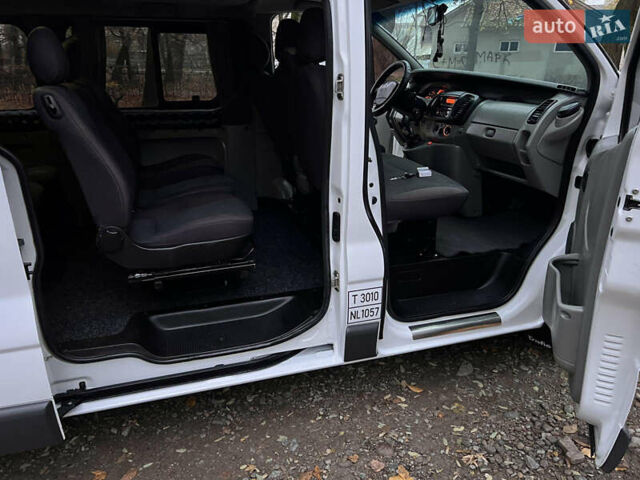Белый Рено Трафик, объемом двигателя 2 л и пробегом 400 тыс. км за 9200 $, фото 17 на Automoto.ua