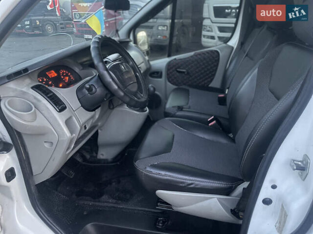Белый Рено Трафик, объемом двигателя 2 л и пробегом 261 тыс. км за 8850 $, фото 16 на Automoto.ua