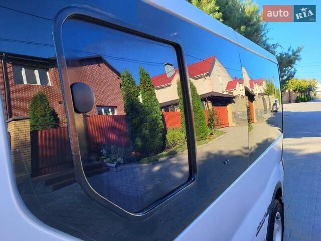 Білий Рено Трафік, об'ємом двигуна 2 л та пробігом 228 тис. км за 9400 $, фото 94 на Automoto.ua