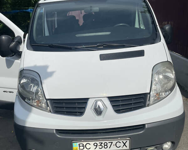 Белый Рено Трафик, объемом двигателя 2.46 л и пробегом 326 тыс. км за 9900 $, фото 12 на Automoto.ua