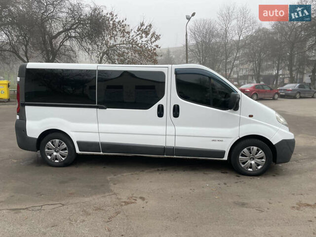 Белый Рено Трафик, объемом двигателя 1.9 л и пробегом 327 тыс. км за 8450 $, фото 2 на Automoto.ua