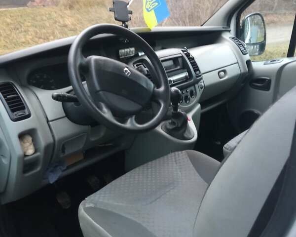 Белый Рено Трафик, объемом двигателя 1.87 л и пробегом 291 тыс. км за 7000 $, фото 1 на Automoto.ua