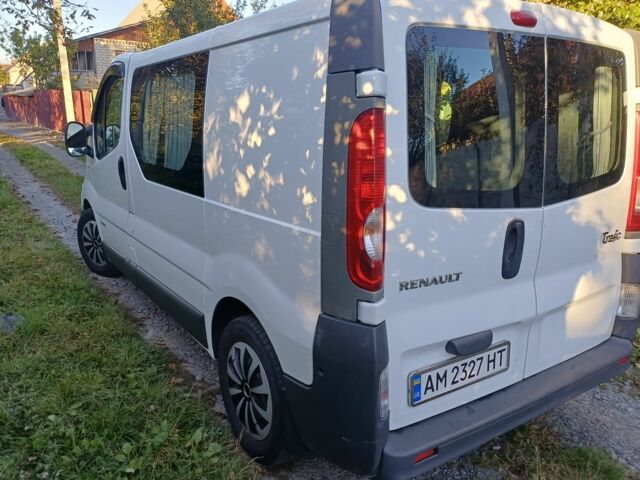 Белый Рено Трафик, объемом двигателя 2 л и пробегом 300 тыс. км за 8000 $, фото 3 на Automoto.ua