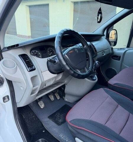 Белый Рено Трафик, объемом двигателя 2 л и пробегом 269 тыс. км за 8600 $, фото 56 на Automoto.ua