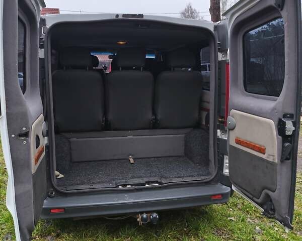 Білий Рено Трафік, об'ємом двигуна 2 л та пробігом 281 тис. км за 9000 $, фото 11 на Automoto.ua