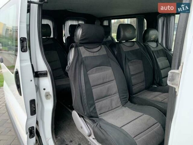 Білий Рено Трафік, об'ємом двигуна 2 л та пробігом 336 тис. км за 8200 $, фото 6 на Automoto.ua