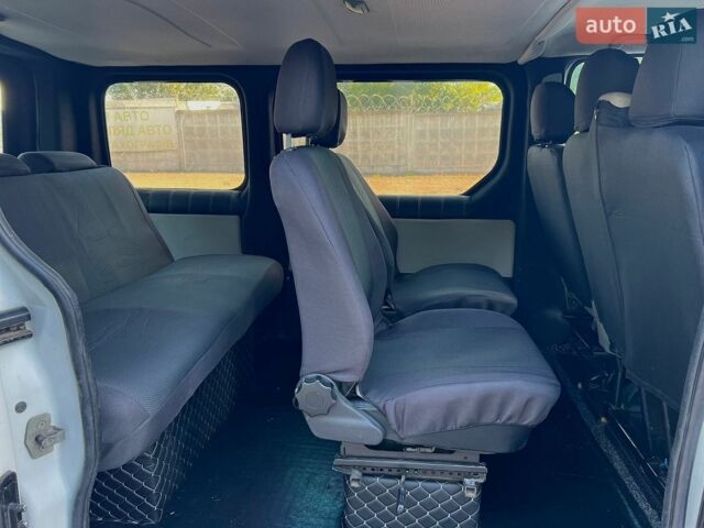 Білий Рено Трафік, об'ємом двигуна 2 л та пробігом 350 тис. км за 7999 $, фото 14 на Automoto.ua