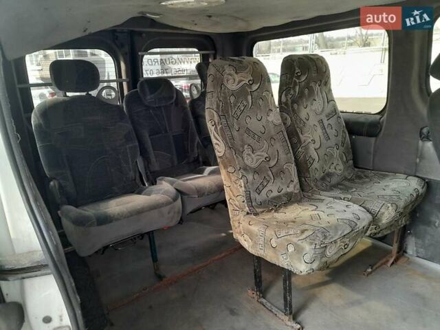 Белый Рено Трафик, объемом двигателя 2 л и пробегом 347 тыс. км за 8000 $, фото 8 на Automoto.ua