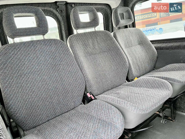 Белый Рено Трафик, объемом двигателя 2 л и пробегом 274 тыс. км за 7499 $, фото 27 на Automoto.ua