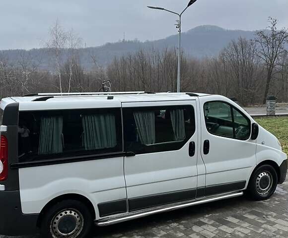 Білий Рено Трафік, об'ємом двигуна 2 л та пробігом 308 тис. км за 9500 $, фото 3 на Automoto.ua