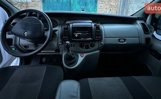 Білий Рено Трафік, об'ємом двигуна 2 л та пробігом 470 тис. км за 9700 $, фото 6 на Automoto.ua