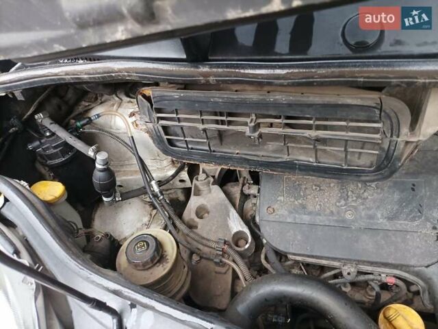 Белый Рено Трафик, объемом двигателя 1.9 л и пробегом 268 тыс. км за 6000 $, фото 17 на Automoto.ua