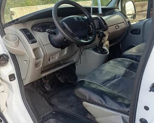 Білий Рено Трафік, об'ємом двигуна 2 л та пробігом 250 тис. км за 7500 $, фото 1 на Automoto.ua