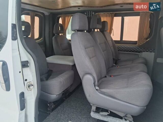 Белый Рено Трафик, объемом двигателя 2 л и пробегом 221 тыс. км за 8600 $, фото 30 на Automoto.ua