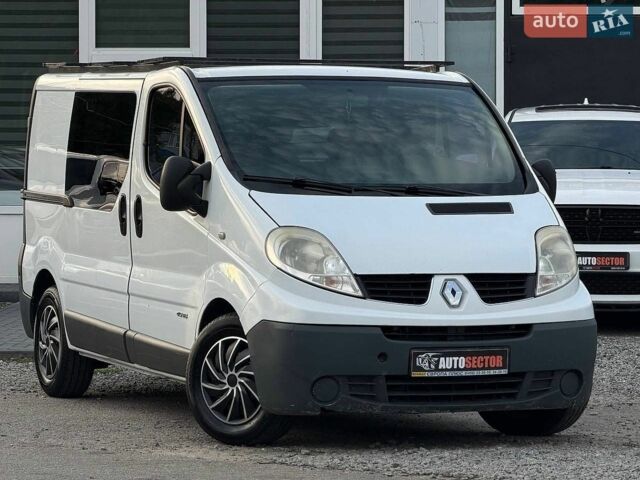 Белый Рено Трафик, объемом двигателя 2 л и пробегом 241 тыс. км за 7500 $, фото 3 на Automoto.ua