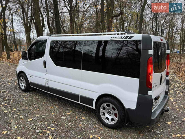 Белый Рено Трафик, объемом двигателя 2 л и пробегом 400 тыс. км за 9200 $, фото 7 на Automoto.ua