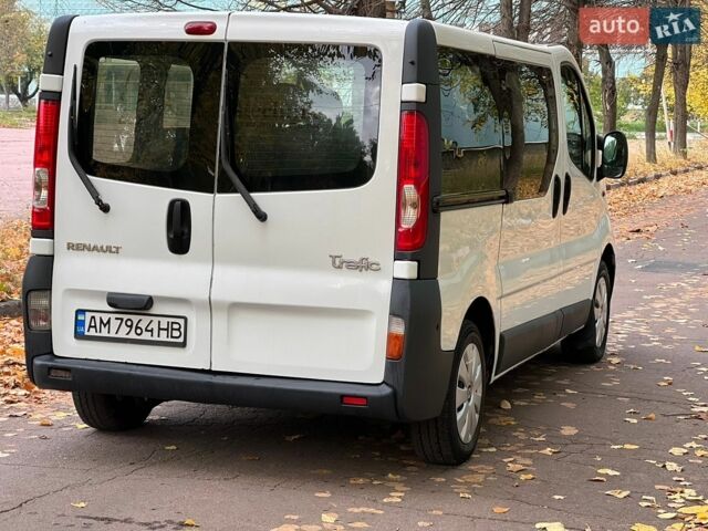 Білий Рено Трафік, об'ємом двигуна 2 л та пробігом 350 тис. км за 7999 $, фото 21 на Automoto.ua