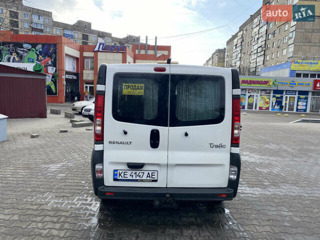 Белый Рено Трафик, объемом двигателя 2.46 л и пробегом 420 тыс. км за 9200 $, фото 3 на Automoto.ua