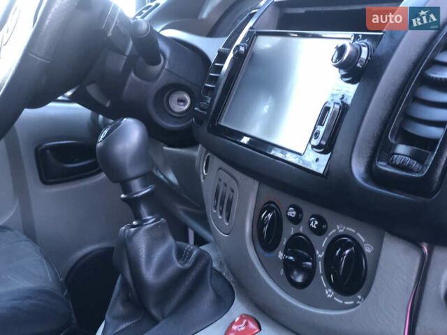 Белый Рено Трафик, объемом двигателя 2 л и пробегом 245 тыс. км за 7499 $, фото 37 на Automoto.ua