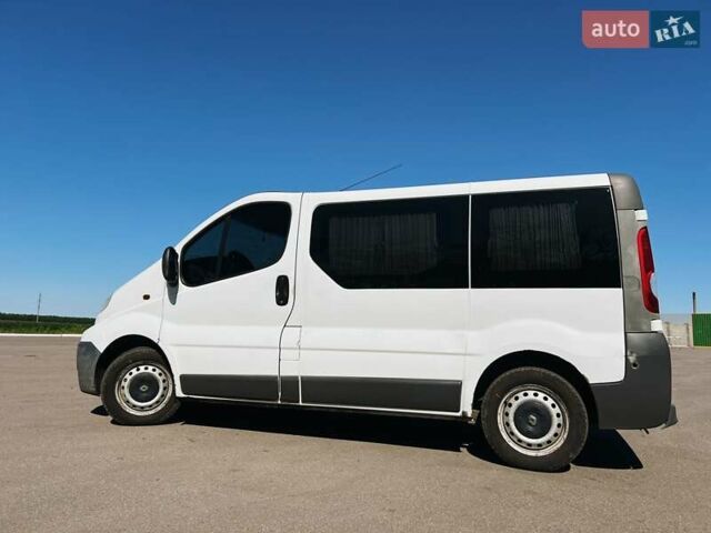 Белый Рено Трафик, объемом двигателя 2 л и пробегом 471 тыс. км за 8350 $, фото 5 на Automoto.ua