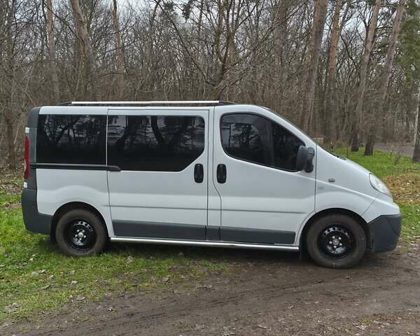 Білий Рено Трафік, об'ємом двигуна 2 л та пробігом 281 тис. км за 9000 $, фото 8 на Automoto.ua