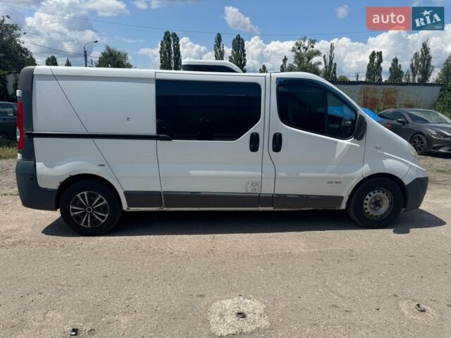 Білий Рено Трафік, об'ємом двигуна 2.5 л та пробігом 398 тис. км за 9500 $, фото 1 на Automoto.ua