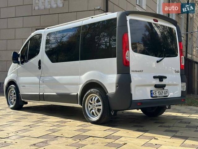 Белый Рено Трафик, объемом двигателя 2 л и пробегом 250 тыс. км за 8700 $, фото 7 на Automoto.ua