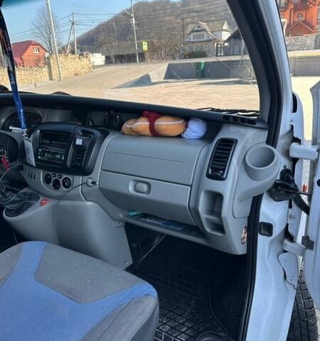 Белый Рено Трафик, объемом двигателя 2 л и пробегом 373 тыс. км за 9600 $, фото 21 на Automoto.ua