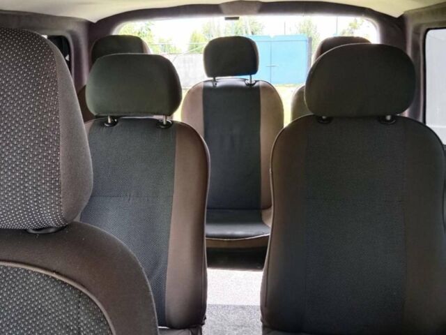 Білий Рено Трафік, об'ємом двигуна 2 л та пробігом 180 тис. км за 6400 $, фото 2 на Automoto.ua