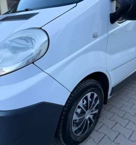 Белый Рено Трафик, объемом двигателя 2 л и пробегом 269 тыс. км за 8600 $, фото 4 на Automoto.ua